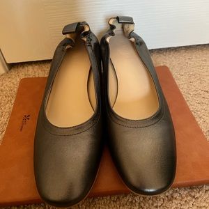 EUC Everlane Day Heel Metallic Silver - Sz 9